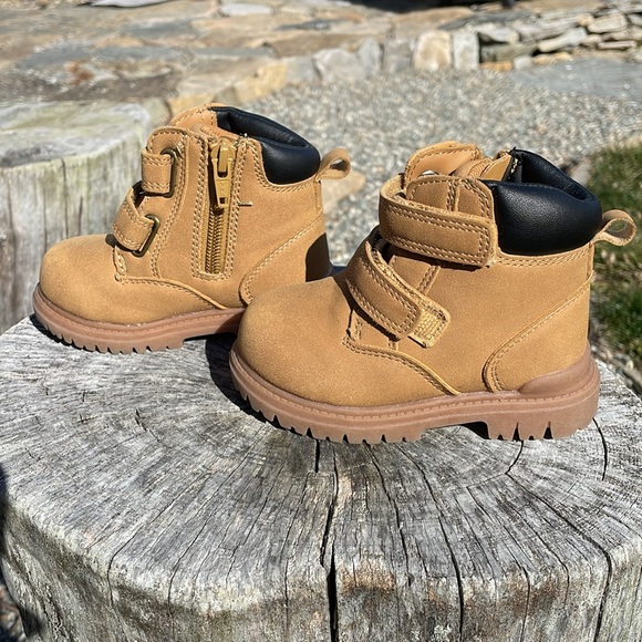 Wonder Nation Toddler Work Boots - Picture 3 of 9